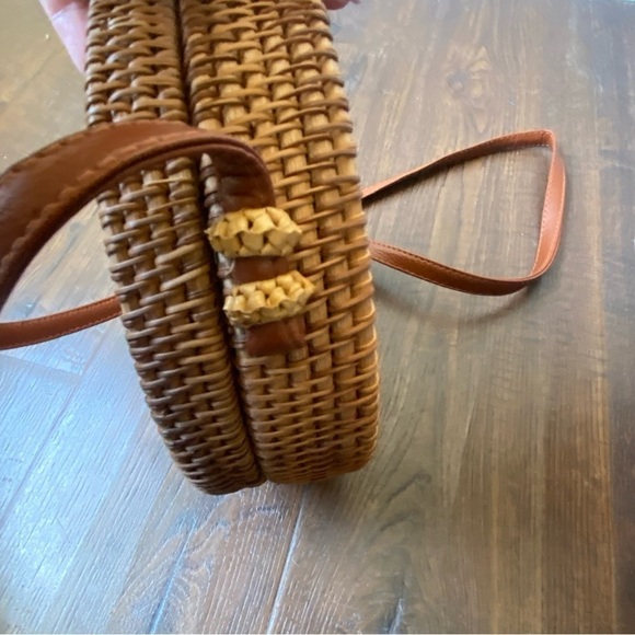 World Market Boho Chic Round Woven Wicker Tan Crossbody Bag adjustable strap - Picture 5 of 10